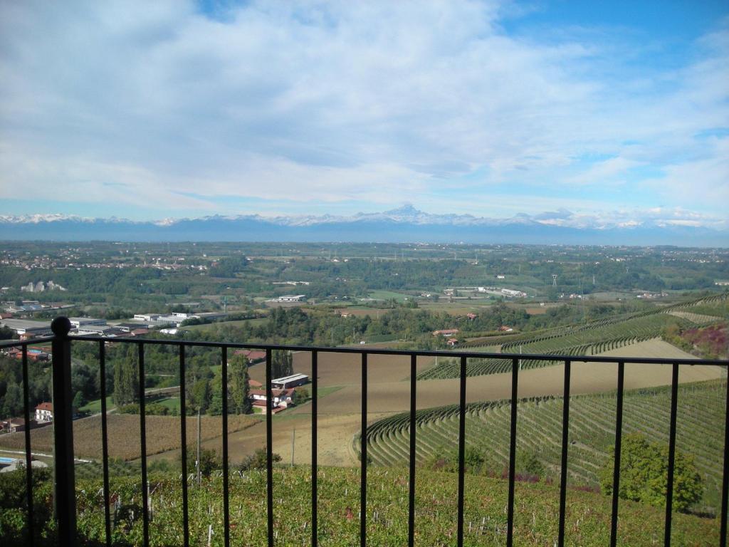 Bricco Rosso Guest House Farigliano Room photo